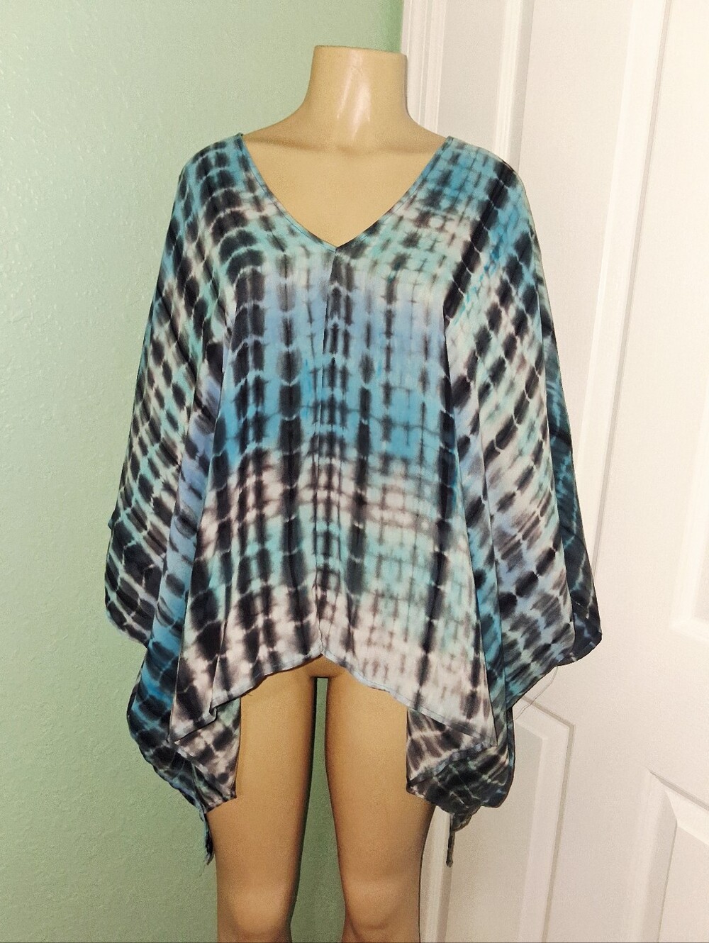 LOVE STITCH TUNIC/ COVER UP SZ ONE SZ FITS ALL